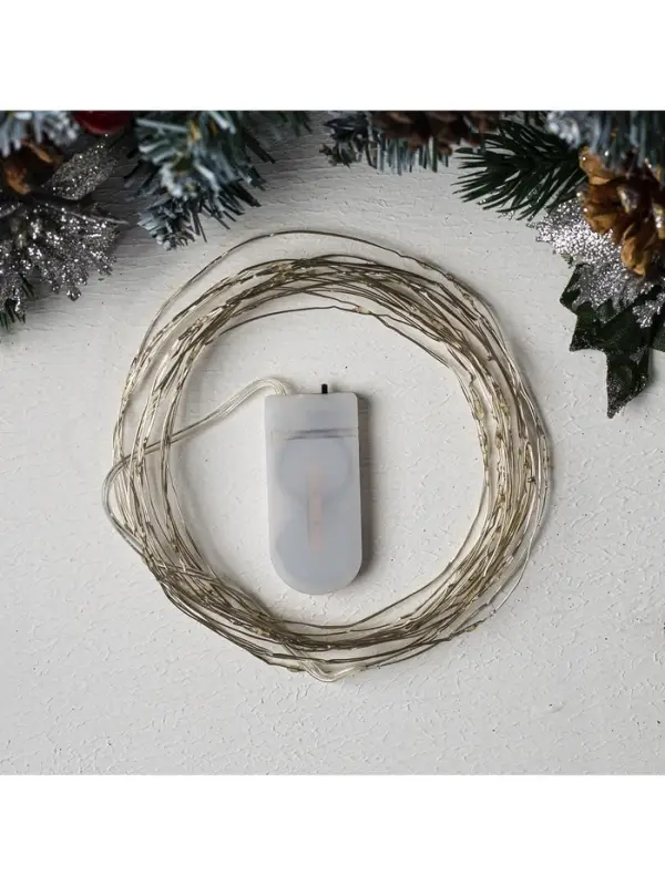 Гирлянда &laquo;Нить&raquo; 5 м роса, IP20, серебристая нить, 50 LED, батарейки CR2032&times;2 (в комплекте), свечение фиолетовое