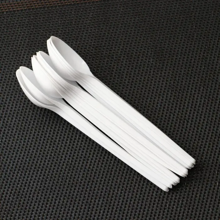Набор пластиковых одноразовых ложек чайных Мистерия, 12.5 см, 12 шт., белый Набор пластиковых одноразовых ложек чайных Мистерия, 12.5 см, 12 шт., белый