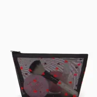 Косметичка дор Сердца, сетка 17*6,5*13,5, отд на молнии, черный Косметичка дор Сердца, сетка 17*6,5*13,5, отд на молнии, черный