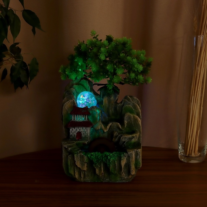 Фонтан Фонтан "Домик под деревом в горах" 29х16 см (с подсветкой)