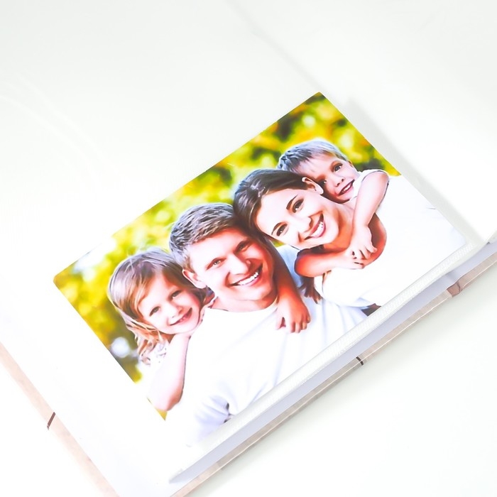 Фотоальбом на 300 фото 10х15 см  Фотоальбом на 300 фото 10х15 см "Поцелуй. Близкие люди" 33,5х17,5х5 см