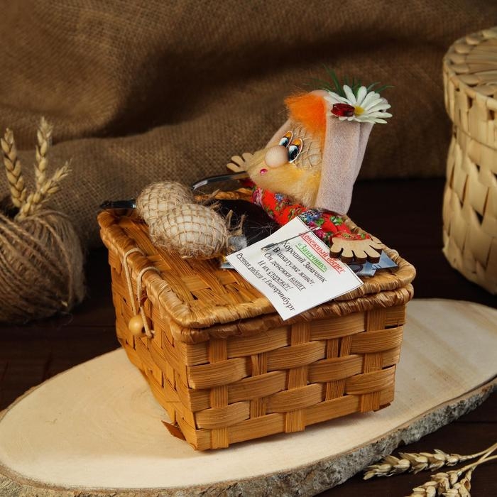 Оберег - шкатулка «Домовой», на сундучке, 10х15х14 см, микс Оберег - шкатулка «Домовой», на сундучке, 10х15х14 см, микс