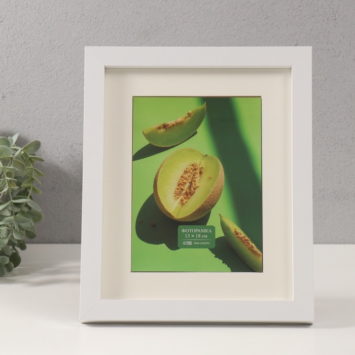 Фоторамка МДФ на 1 фото 13х18 см с паспарту Фоторамка МДФ на 1 фото 13х18 см с паспарту "Фина" белая 2х23х28 см