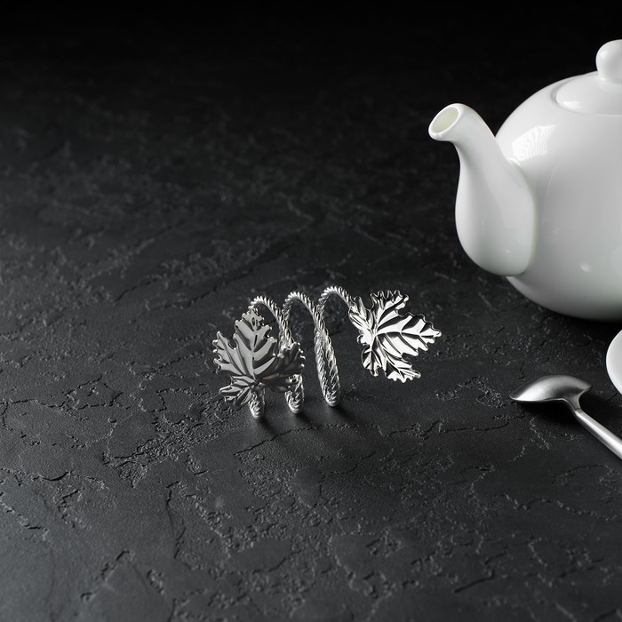 Кольцо для салфетки «Лист», 10×4,5 см, цвет серебряный