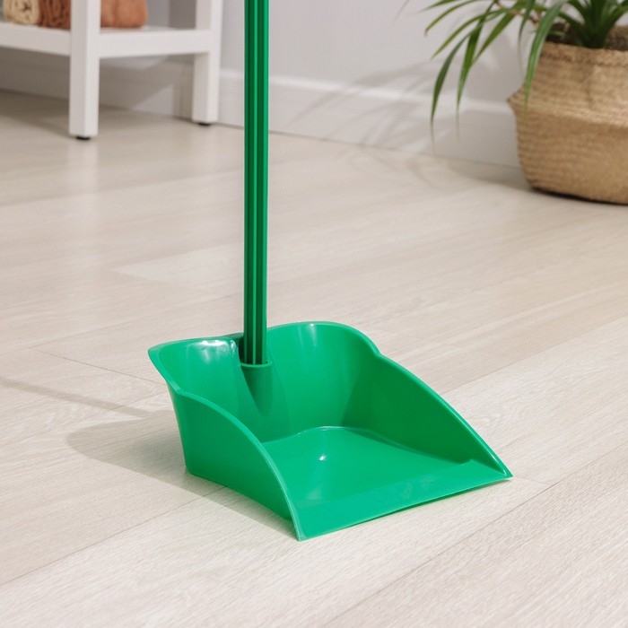 Совок для мусора с черенком, цвет МИКС Совок для мусора с черенком, цвет МИКС