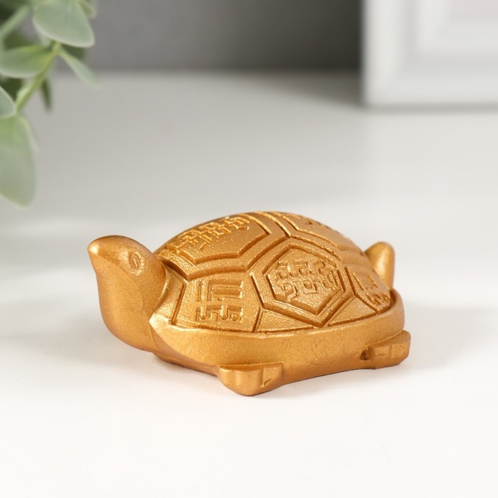 Нэцкэ полистоун под золото  Нэцкэ полистоун под золото "Черепаха с символами на панцире" 6,4х5,5х2,2 см