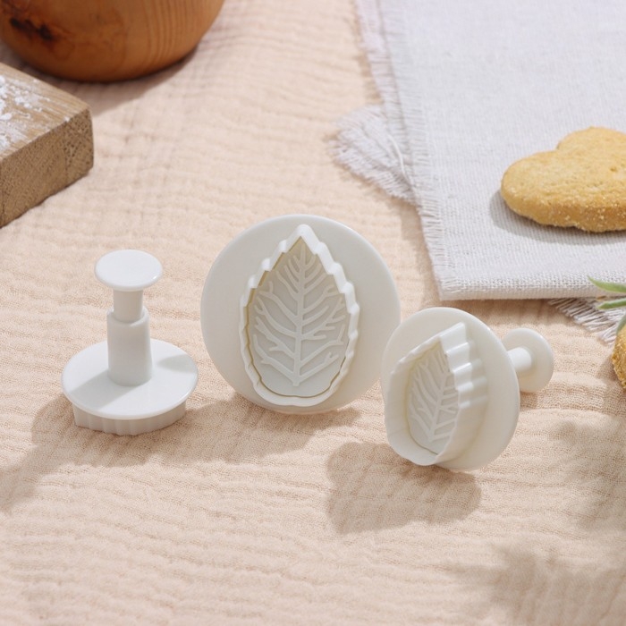 Набор плунжеров кондитерских Доляна «Лист», 3 шт, d=3,2/4/5 см Набор плунжеров кондитерских Доляна «Лист», 3 шт, d=3,2/4/5 см