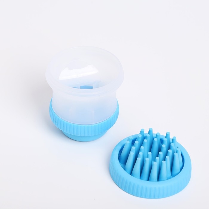 Щётка для мытья и массажа животных, с емкостью для шампуня, голубая Щётка для мытья и массажа животных, с емкостью для шампуня, голубая