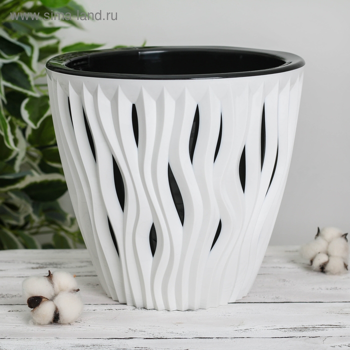 Кашпо для цветов со вставкой «Вдохновение», 5,7 л, цвет белый/чёрный Кашпо для цветов со вставкой «Вдохновение», 5,7 л, цвет белый/чёрный