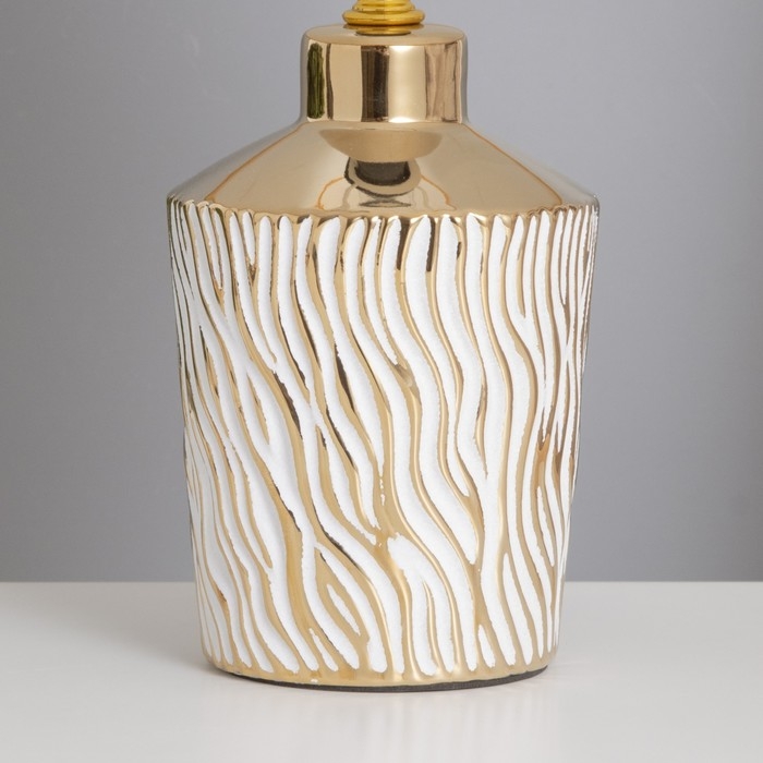 Лампа настольная Лампа настольная "Ирене" 1х40Вт Е14 белый/золото 22х22х36см