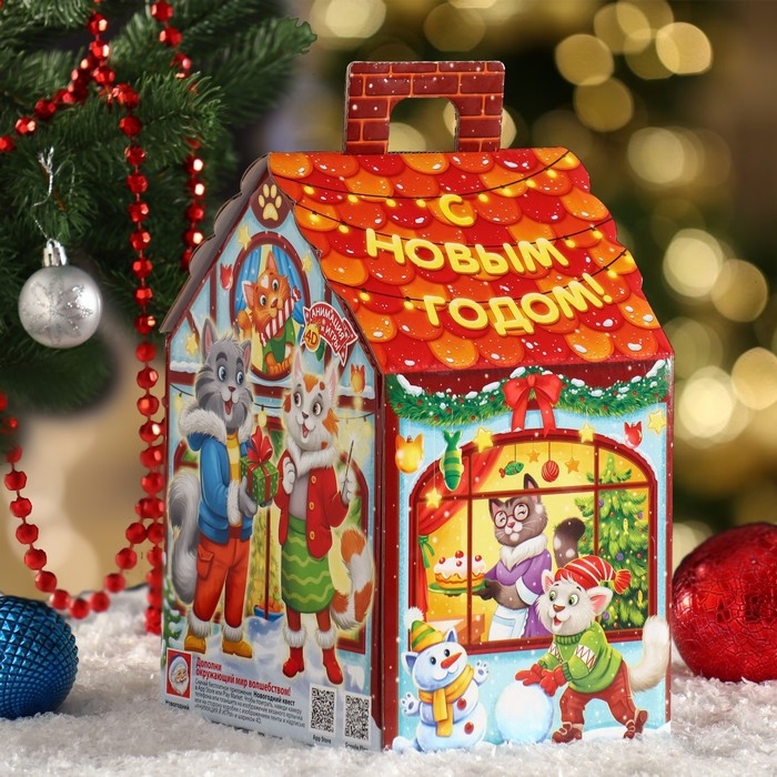 Новый год. Подарочная коробка Новый год. Подарочная коробка "Дружная семейка", 17 х 14,5 х 24,5 см.