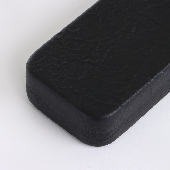 Футляр для очков на хлопушке, длина 15 см, цвет чёрный Футляр для очков на хлопушке, длина 15 см, цвет чёрный