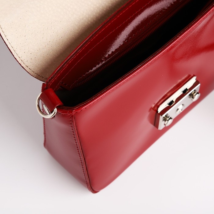 Сумка женская на клапане, цвет красный Сумка женская на клапане, цвет красный