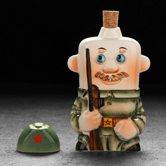 Штоф фарфоровый «Стрелок», 0.35 л, в упаковке книге Штоф фарфоровый «Стрелок», 0.35 л, в упаковке книге