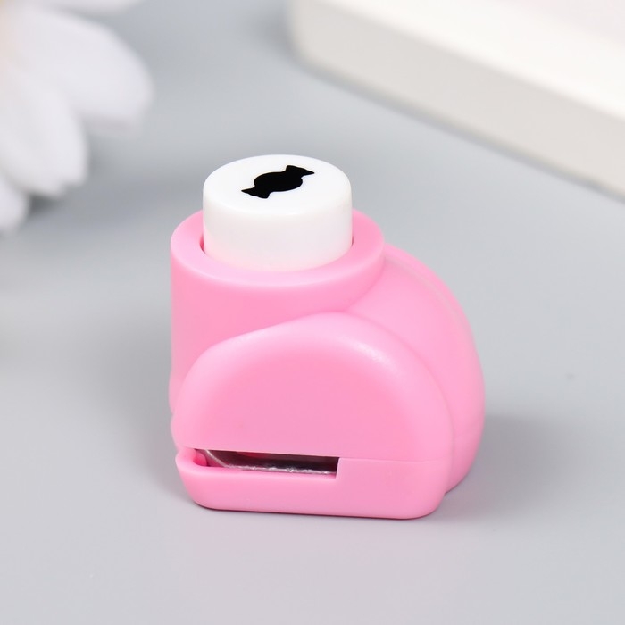 Набор для скрапбукинга Набор для скрапбукинга "Зигзаги" ножницы фигурные 15,5 см+4 дырокола d=1,2 см10х23 см МИКС