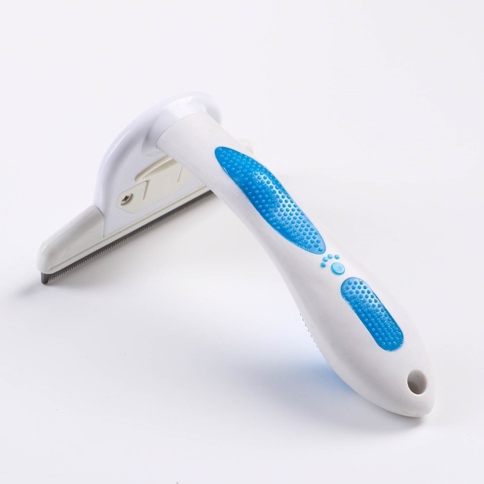 Дешеддер большой со съёмным лезвием, 15 х 10,5 см, бело-голубой Дешеддер большой со съёмным лезвием, 15 х 10,5 см, бело-голубой