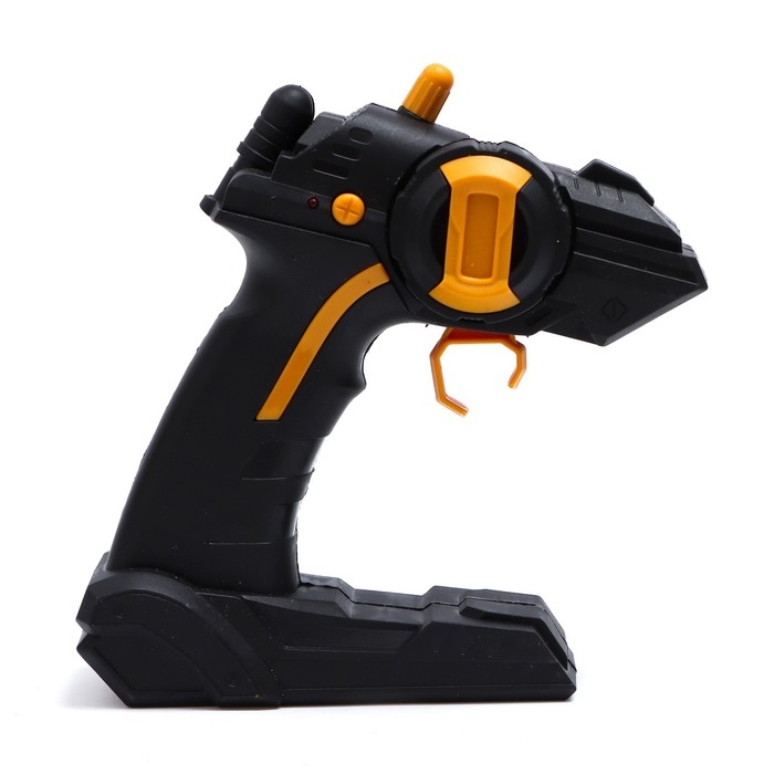 Джип радиоуправляемый DINO, свет и звук, дым, работает от аккумулятора, цвет жёлтый Джип радиоуправляемый DINO, свет и звук, дым, работает от аккумулятора, цвет жёлтый