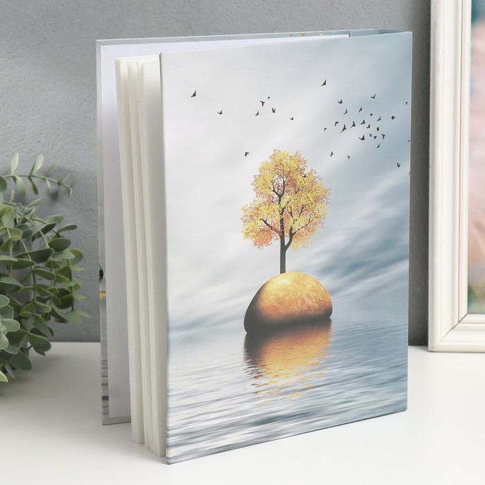 Фотоальбом на 200 фото 13х18 см Фотоальбом на 200 фото 13х18 см "Олень/олени у дерева" в коробке 29,5х23х5,5 см