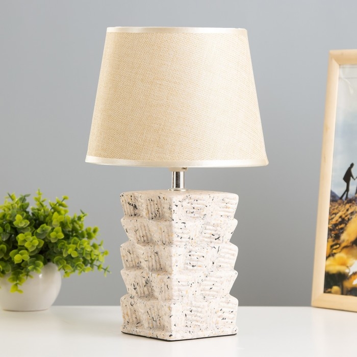 Настольная лампа Настольная лампа "Айлин" Е14 40Вт бежевый 20х20х33 см RISALUX