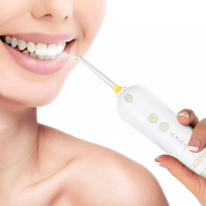 Ирригатор Kitfort КТ-2958-2, портативный, 200 мл, 4 режима, 3 насадки, от АКБ, бело-бежевый Ирригатор Kitfort КТ-2958-2, портативный, 200 мл, 4 режима, 3 насадки, от АКБ, бело-бежевый