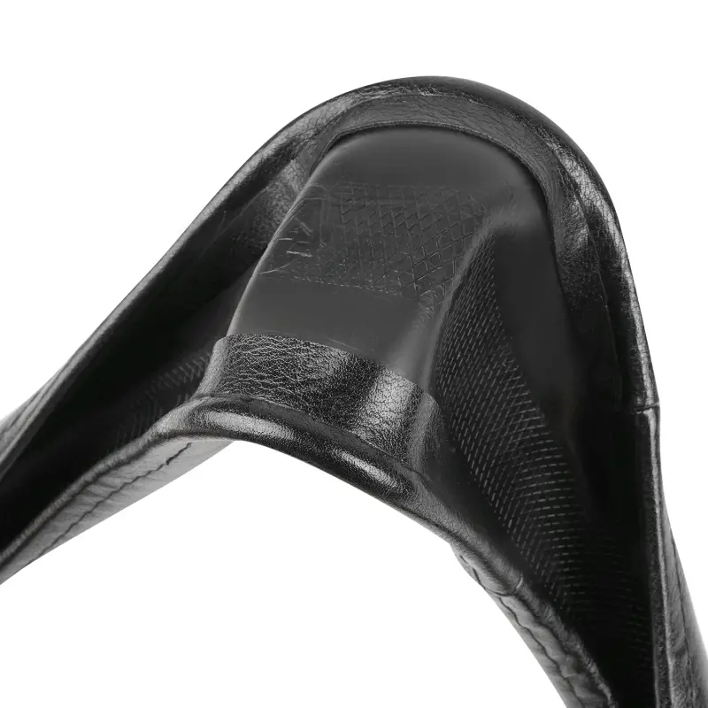 Оплетка на руль (нат. кожа) AVS GL-665M-B (размер M, черный) - Серия "Classic"