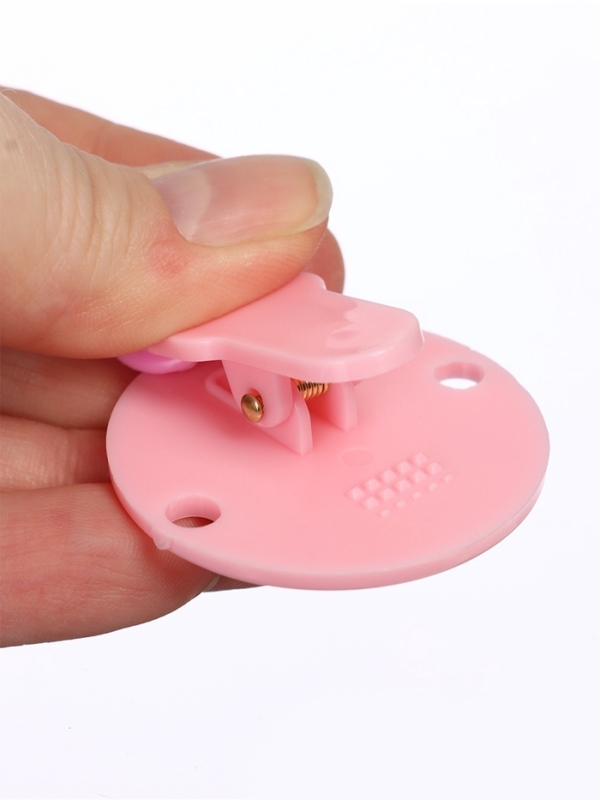 Держатель для соски - пустышки «Любимая доченька», на цепочке, цвет розовый Держатель для соски - пустышки «Любимая доченька», на цепочке, цвет розовый