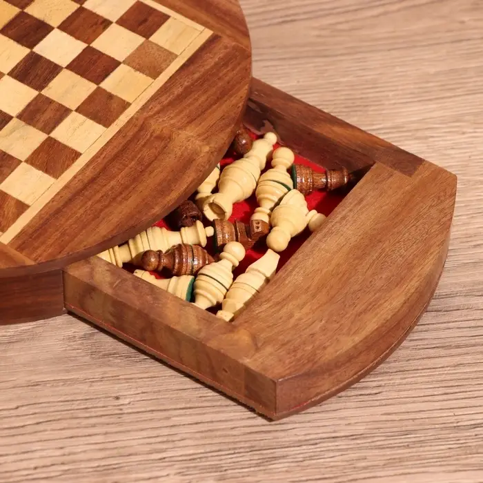 Шахматы магнитные, 20.5&times;20.5&times;3.5 см, дерево шишам