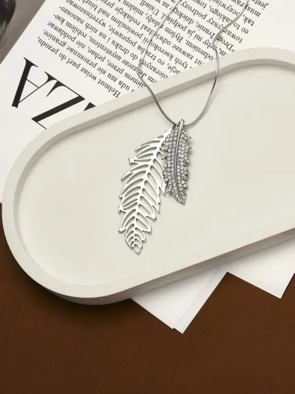 Кулон на цепочке &laquo;Перо&raquo;, ангела, белый в серебре, 72 см