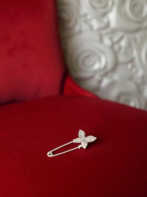 Булавка &laquo;Бабочка&raquo;, 5 см, белая в серебре