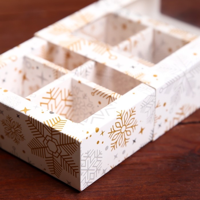 Новый год. Коробка под 6 конфет Новый год. Коробка под 6 конфет "Снежинки", 13,7 х 9,8 х 3,8 см, кондитерская упаковка