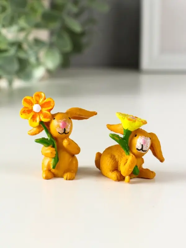 Сувенир полистоун  Сувенир полистоун "Заяц с яркой ромашкой" МИКС 2,5х3,8х4,4 см