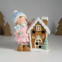 Фигурка светящаяся &laquo;Малышка в розовом наряде у пряничного домика&raquo;, керамика, 15&times;8&times;16 см