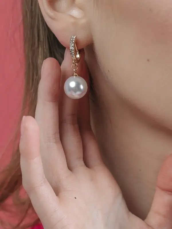 Серьги с жемчугом &laquo;Грейс&raquo;, две бусины, белые в золоте, шар №20