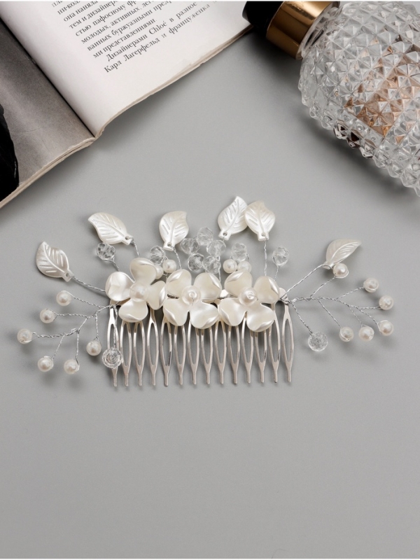 Гребень для волос Гребень для волос "Эмилия" цветы листочки, 11х6,5 см, белый