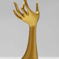 Подставка для украшений QF &laquo;Рука&raquo;, 9.5&times;7&times;24, цвет золото