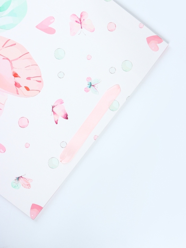 Пакет подарочный ламинированный вертикальный «Бабочка», L 31 × 40 × 12 см