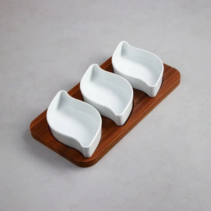 Блюдо «Королевское», фарфор, Иран Блюдо «Королевское», фарфор, Иран