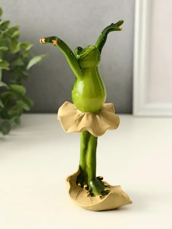 Фигурка полистоун лак &laquo;Лягуха балерина: полёт&raquo;, 17&times;7&times;10 см
