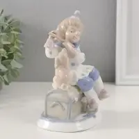 Сувенир керамика "Клоун на сундуке с собакой" 8,7х11х15 см