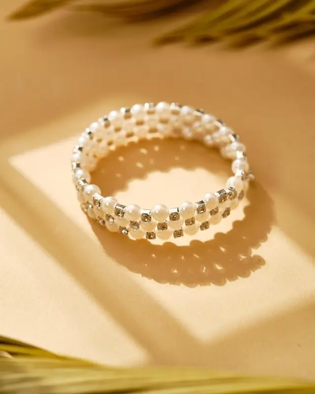 Браслет с жемчугом «Пружинка» стразинки, шар № 6, цвет белый в серебре, L=6 см Браслет с жемчугом «Пружинка» стразинки, шар № 6, цвет белый в серебре, L=6 см