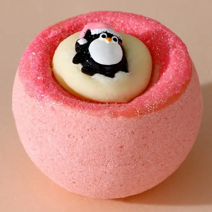 Бомбочка с игрушкой ЧИСТОЕ СЧАСТЬЕ &laquo;Пингвин&raquo;, 130 г, Новый Год