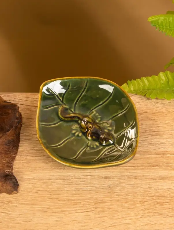 Подставка под благовония  Подставка под благовония "Геккон на листке" керамика, цв. коричнево-зелёный, 13х11х2 см