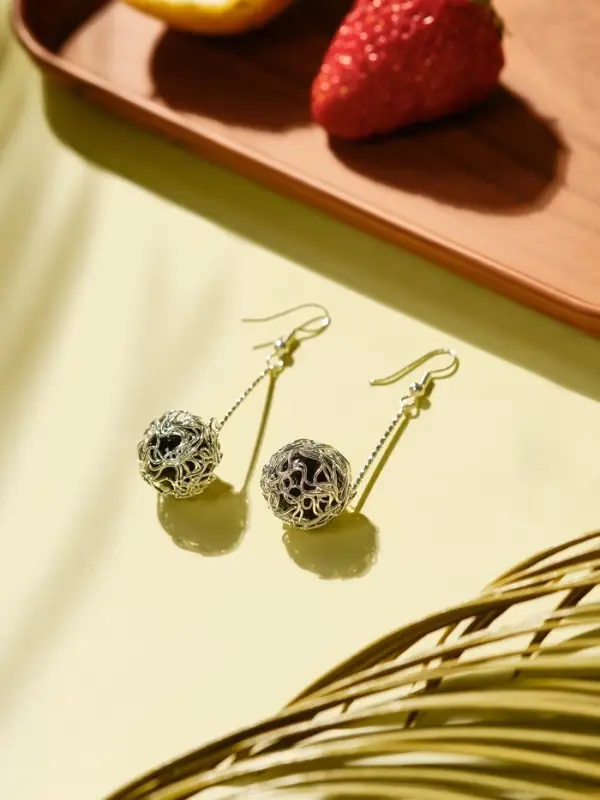 Серьги висячие &laquo;Шар плетёный&raquo;, чёрные в серебре, 6.5 см