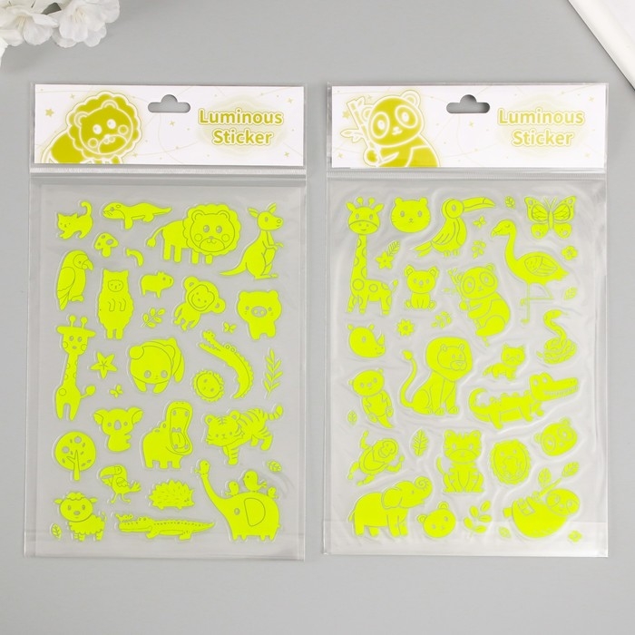 Наклейка пластик фосфорная Наклейка пластик фосфорная "Удивительные животные" МИКС 27х15,5 см