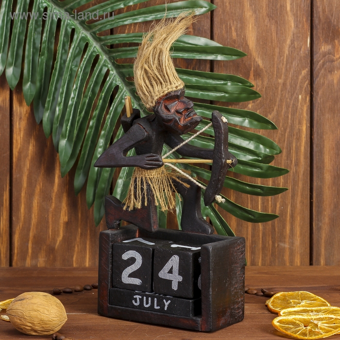 Сувенир календарь «Абориген с луком», 23 см, дерево Сувенир календарь «Абориген с луком», 23 см, дерево