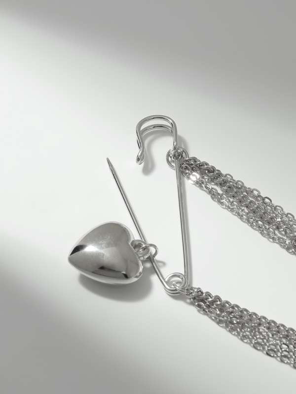 Булавка «Сердце» с цепочками, цвет серебро Булавка «Сердце» с цепочками, цвет серебро