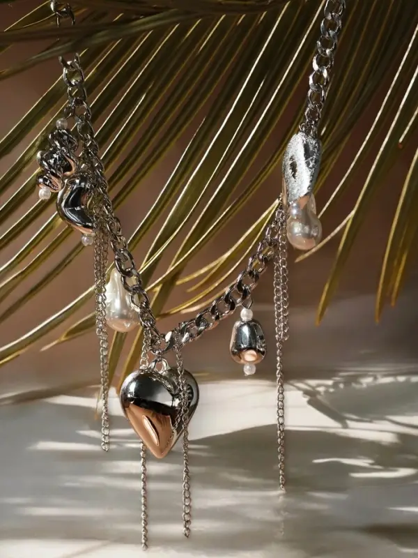 Колье "Многослойность" цепь с сердечком, цвет белый в серебре