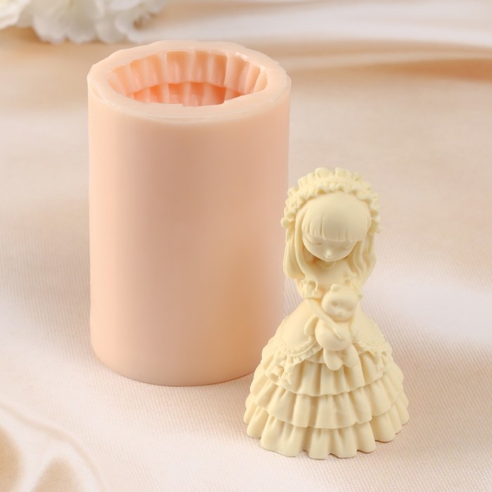 Молд силиконовый Молд силиконовый "Девочка с мишкой" 5х4х8,5 см