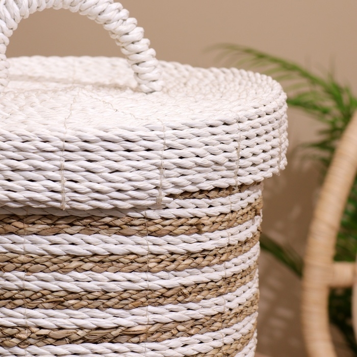 Корзина плетёная с крышкой 27х27х35 см Корзина плетёная с крышкой 27х27х35 см