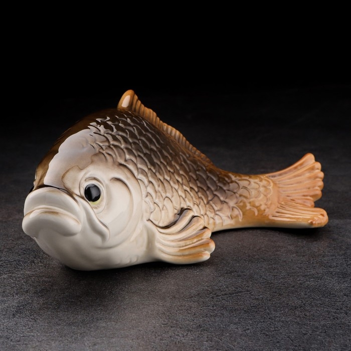 Сувенир Сувенир "Сазан", ручная работа, фарфор